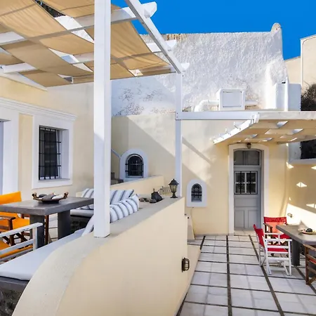 Day One Fira Mansion Apartment Exterior photo